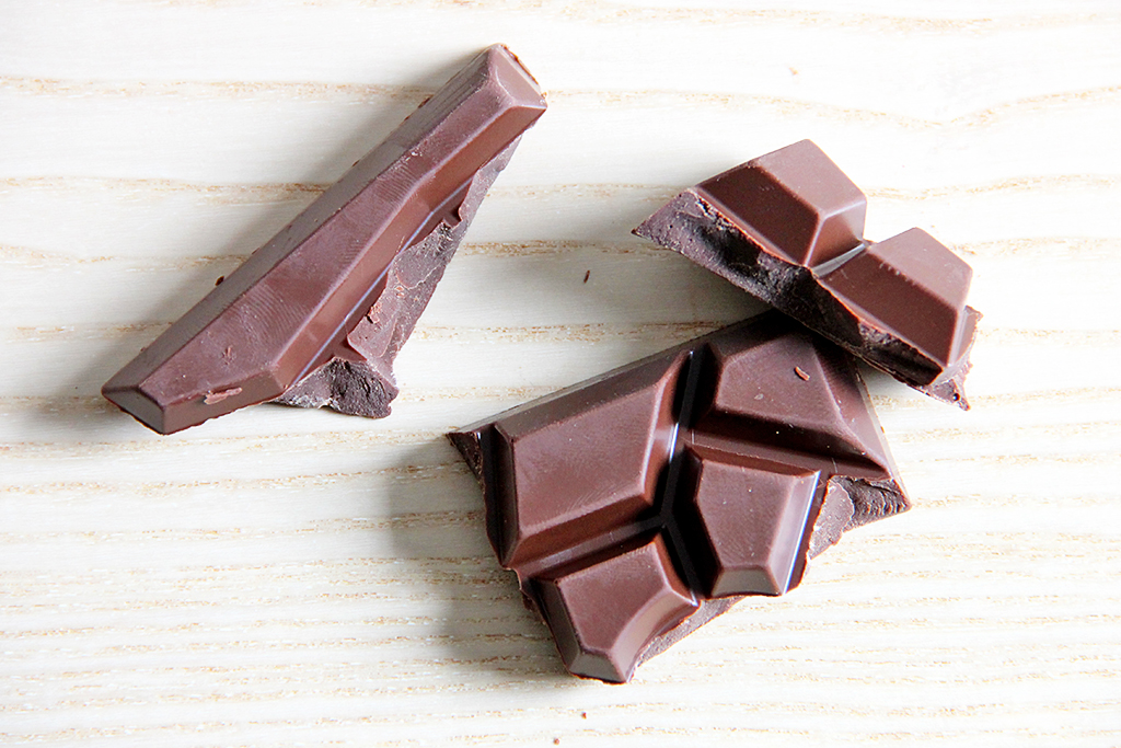 Tony's Chocolonely donkere melkchocolade @ Lauriekoek.nl