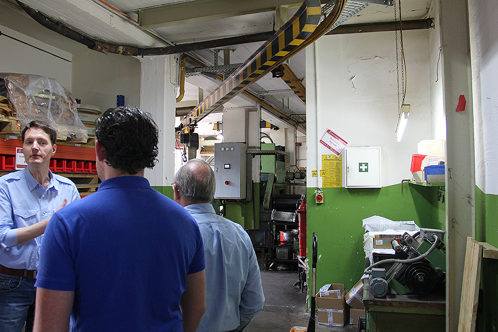 Op bezoek bij een messenfabriek - Lauriekoek.nl