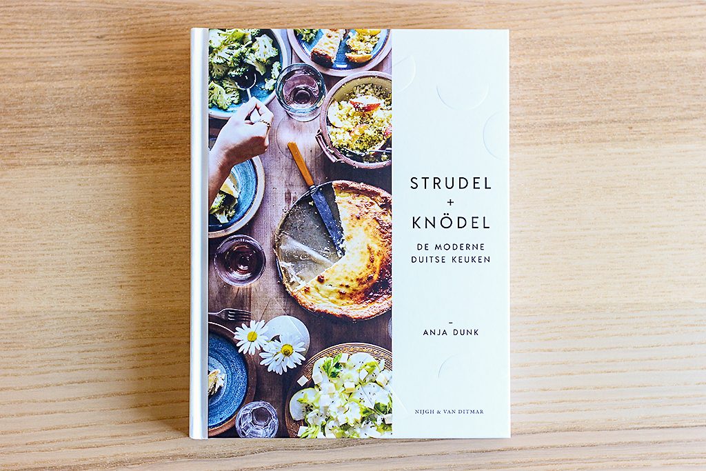 Boekrecensie: Strudel + Knödel @ Lauriekoek.nl