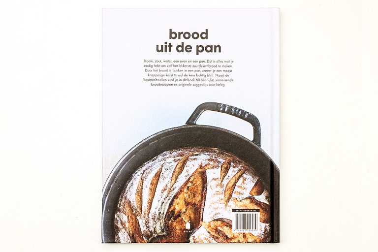 Boekrecensie: Brood uit de pan - Lauriekoek