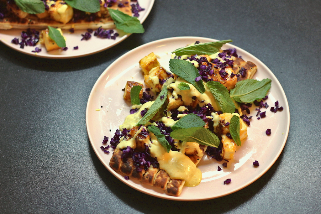 Recept: Naan met paneer in sticky mango-limoenglaze uit Bij Meera aan